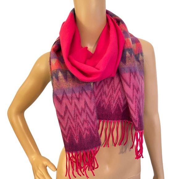 🆕 CHARMING CHARLIE  | PINK & PURPLE CHEVRON SCARF - Picture 2 of 6